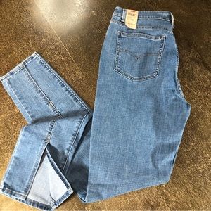 Levi’s 721 High Rise Skinny 33x34 Long Light Wash